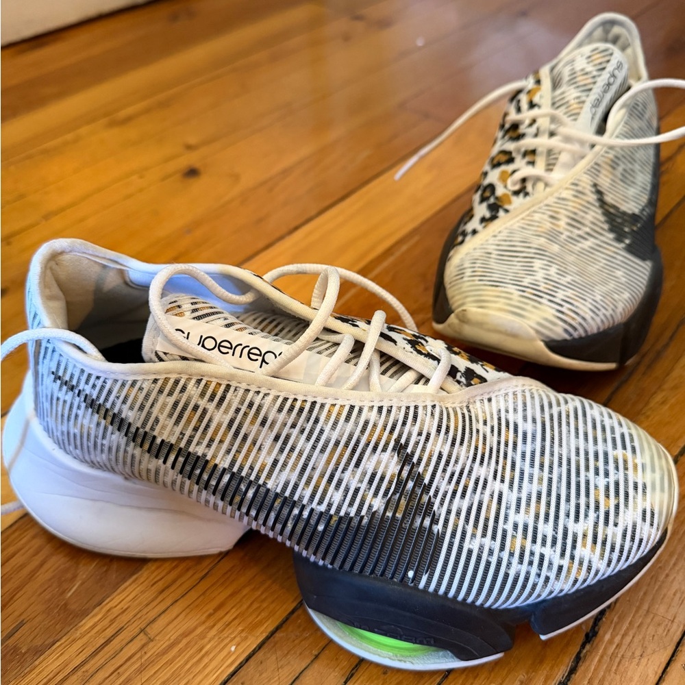 Nike Stylish Leopard SuperRep Shoes • size 6
